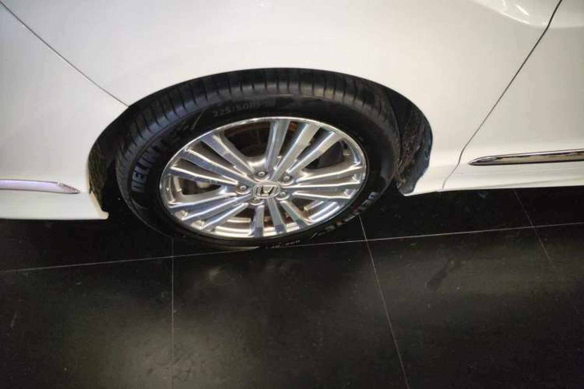 Used Honda Elysion 2016 2.4L Luxury Edition Left Front Wheel Hub