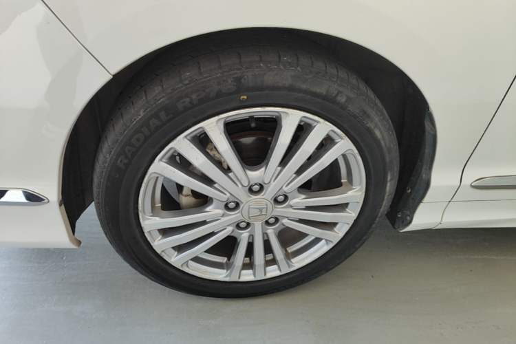 Used Honda Elysion 2016 2.4L Luxury Edition Left Front Wheel Hub
