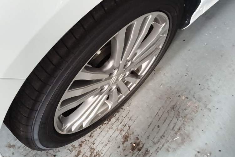 Used Honda Elysion 2016 2.4L Style Edition Left Front Wheel Hub