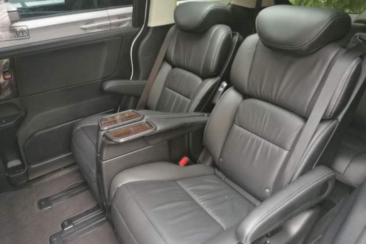 Used Honda Elysion 2016 2.4L Supreme Edition Left Rear Seat