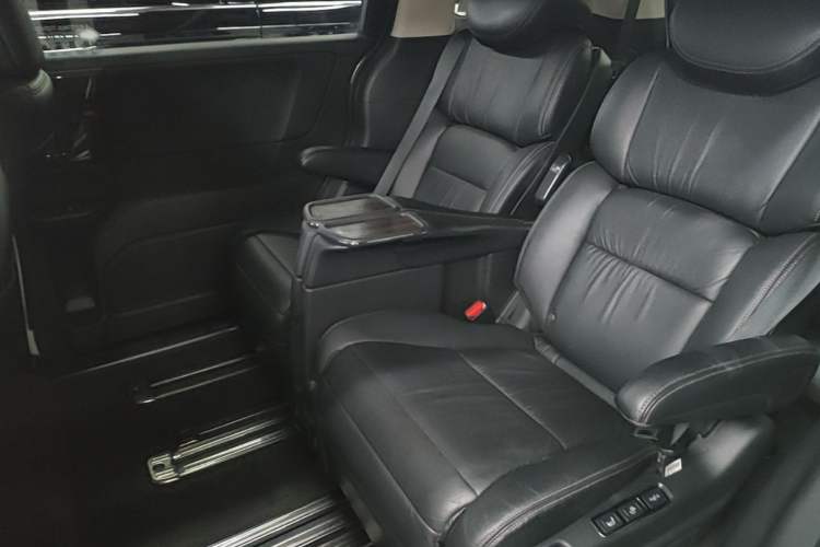 Used Honda Elysion 2016 2.4L Luxury Edition Left Rear Seat