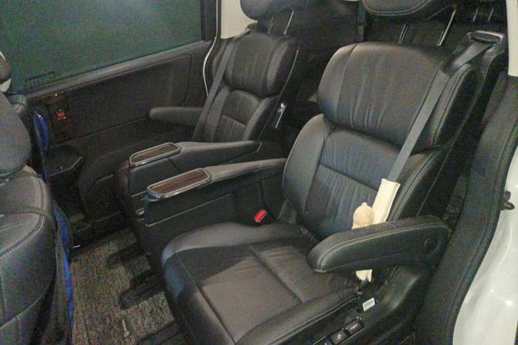Used Honda Elysion 2016 2.4L Luxury Edition Left Rear Seat