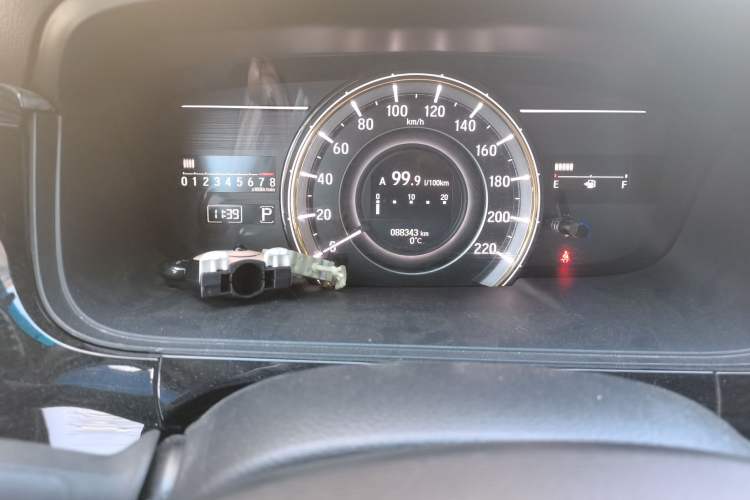 Used Honda Elysion 2016 2.4L Supreme Edition Odometer Close Up