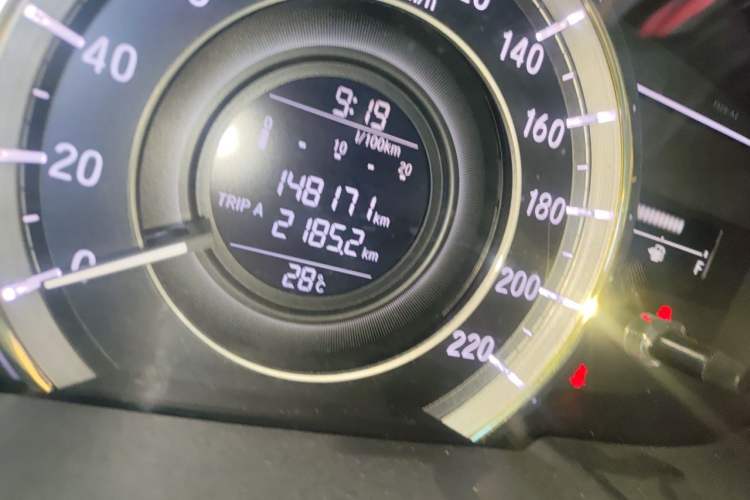 Used Honda Elysion 2016 2.4L Comfort Edition Odometer Close Up