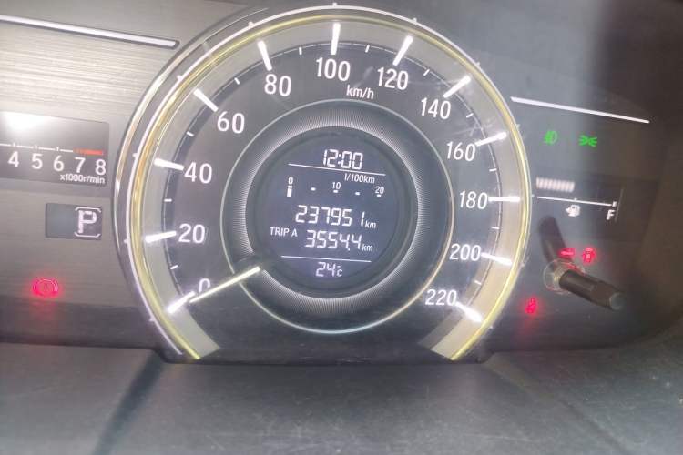 Used Honda Elysion 2016 2.4L Comfort Edition Odometer Close Up