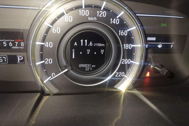 Used Honda Elysion 2016 2.4L Luxury Edition Odometer Close Up