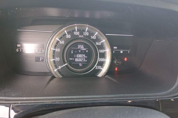 Used Honda Elysion 2016 2.4L Classic Edition Odometer Close Up