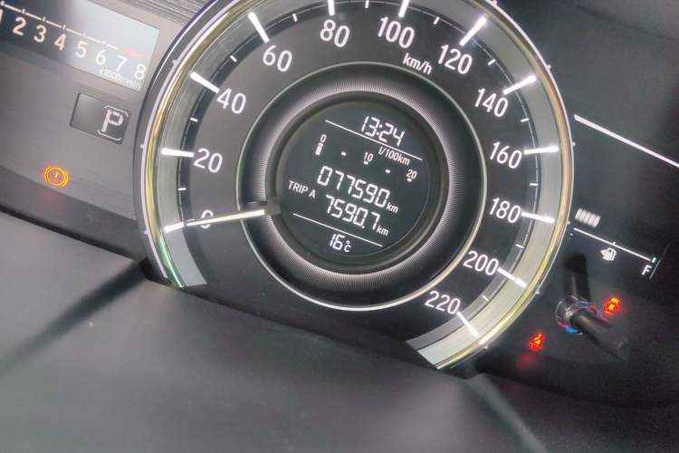 Used Honda Elysion 2016 2.4L Style Edition Odometer Close Up