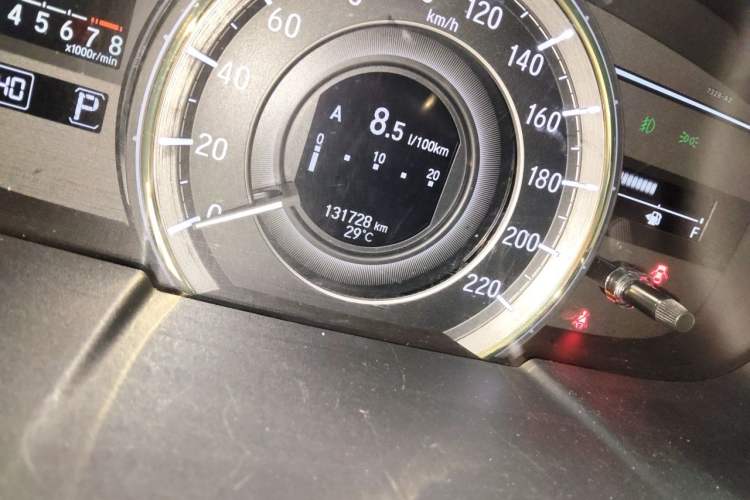 Used Honda Elysion 2016 2.4L Luxury Edition Odometer Close Up