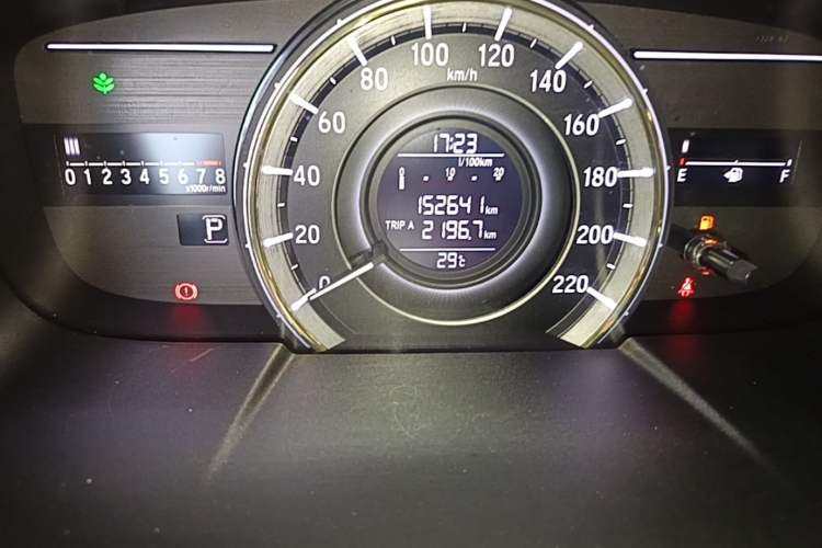 Used Honda Elysion 2016 2.4L Classic Edition Odometer Close Up