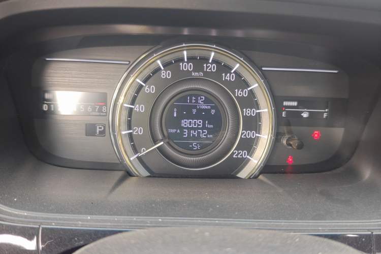 Used Honda Elysion 2016 2.4L Style Edition Odometer Close Up