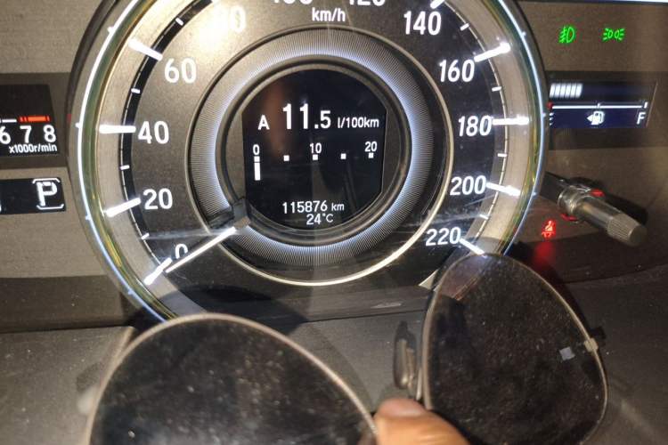 Used Honda Elysion 2016 2.4L Luxury Edition Odometer Close Up