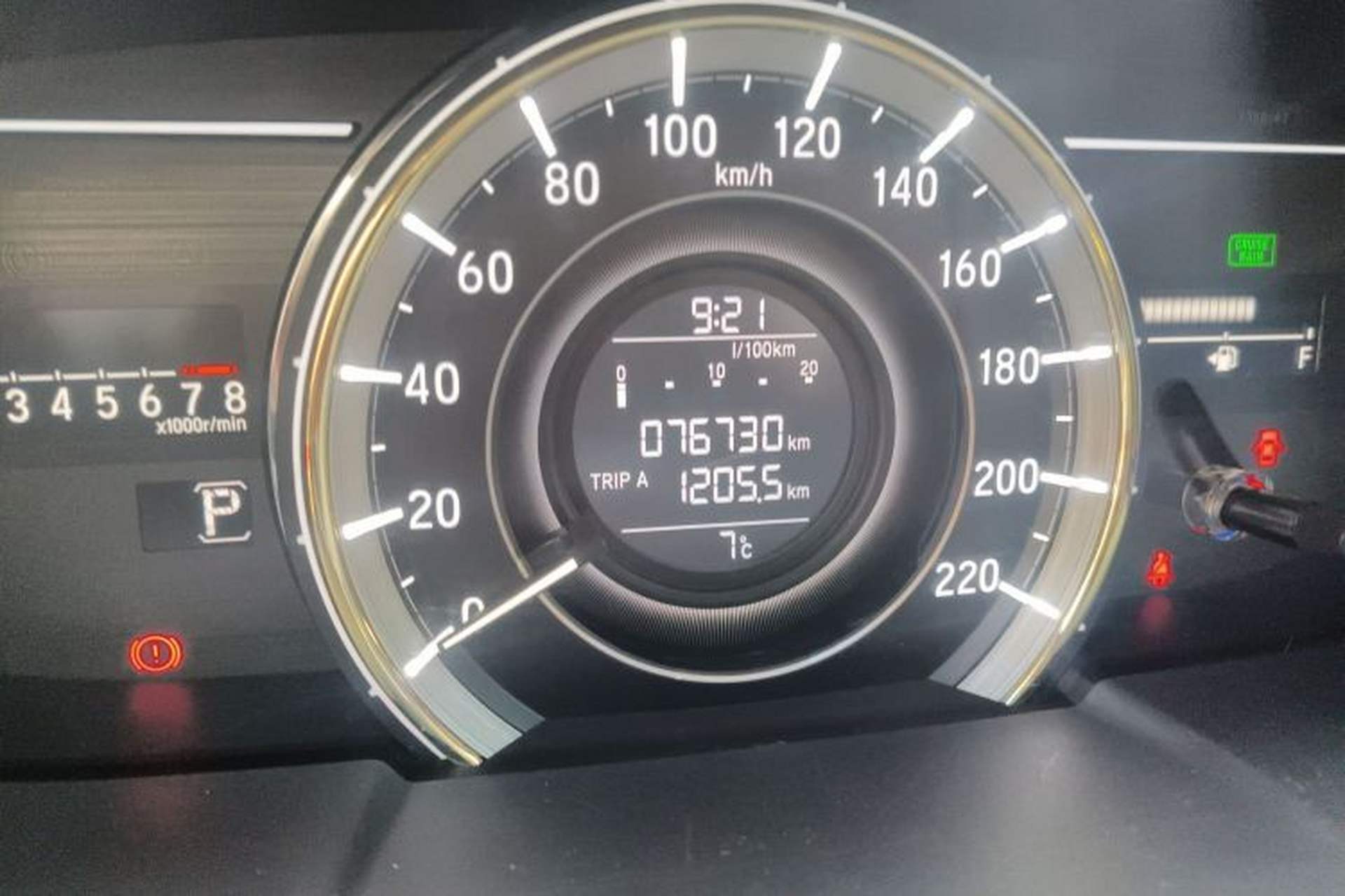 Used Honda Elysion 2016 2.4L Comfort Edition Odometer Close Up