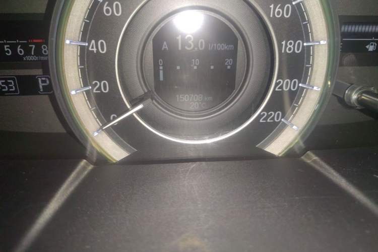 Used Honda Elysion 2016 2.4L Supreme Edition Odometer Close Up