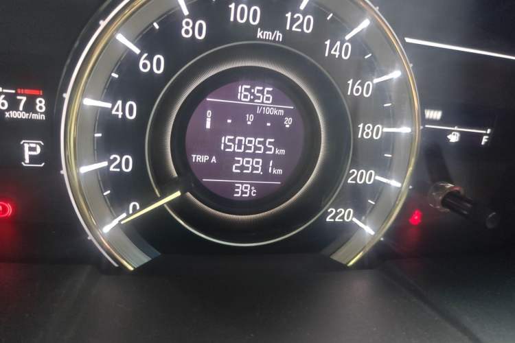 Used Honda Elysion 2016 2.4L Classic Edition Odometer Close Up