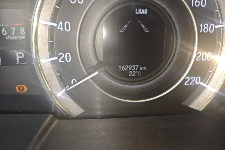 Used Honda Elysion 2016 2.4L Supreme Edition Odometer Close Up