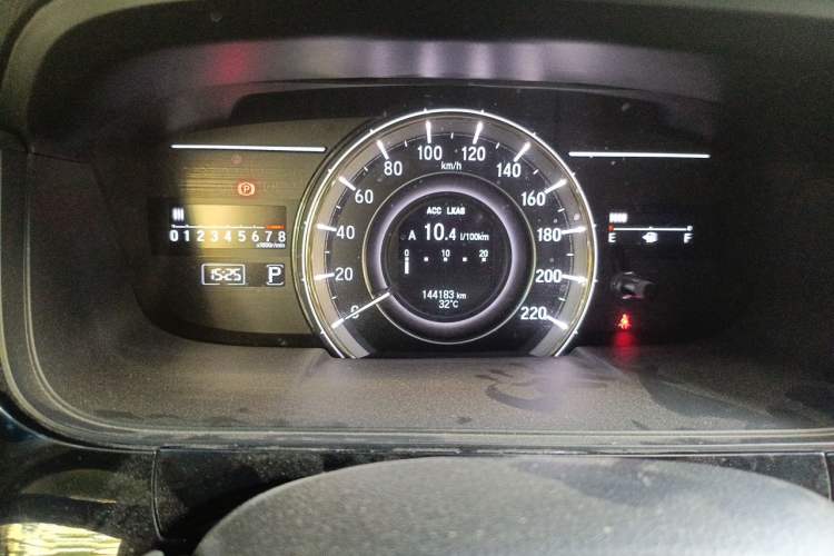 Used Honda Elysion 2016 2.4L Supreme Edition Odometer Close Up