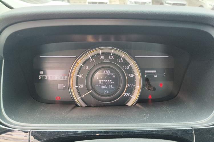 Used Honda Elysion 2016 2.4L Style Edition Odometer Close Up