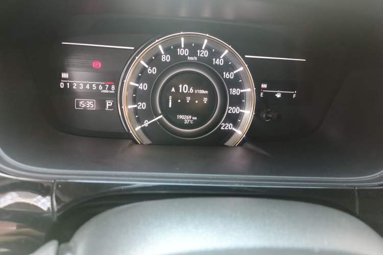 Used Honda Elysion 2016 2.4L Supreme Edition Odometer Close Up