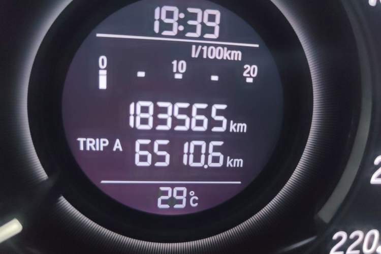 Used Honda Elysion 2016 2.4L Style Edition Odometer Close Up