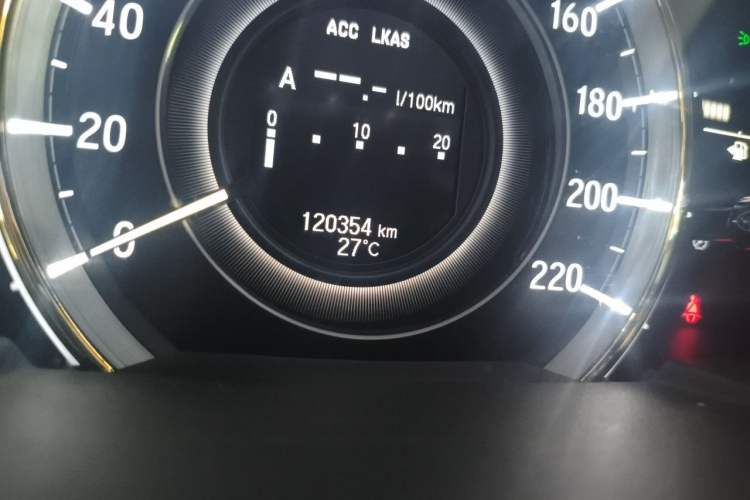 Used Honda Elysion 2016 2.4L Supreme Edition Odometer Close Up