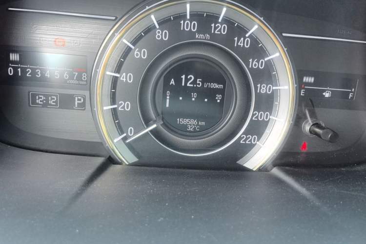 Used Honda Elysion 2016 2.4L Supreme Edition Odometer Close Up
