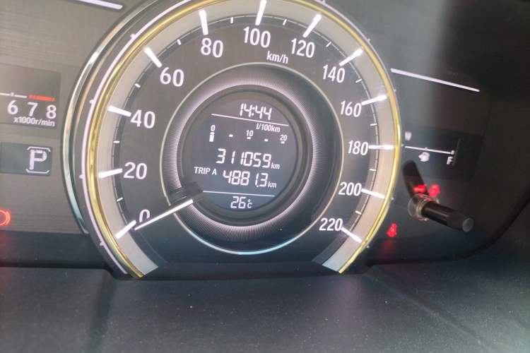 Used Honda Elysion 2016 2.4L Style Edition Odometer Close Up
