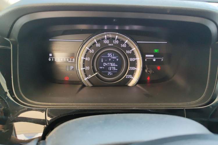 Used Honda Elysion 2016 2.4L Comfort Edition Odometer Close Up