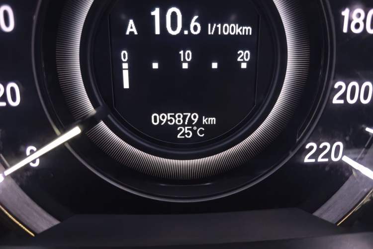 Used Honda Elysion 2016 2.4L Supreme Edition Odometer Close Up