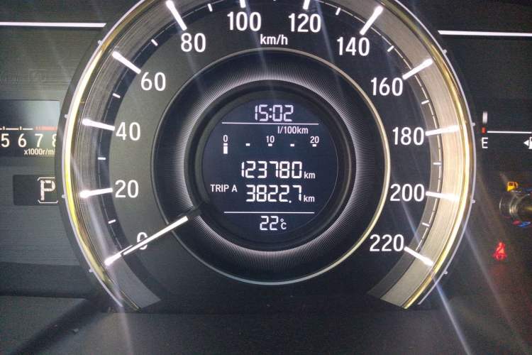Used Honda Elysion 2016 2.4L Classic Edition Odometer Close Up