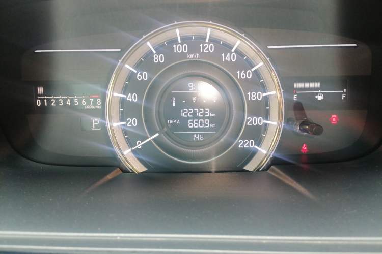 Used Honda Elysion 2016 2.4L Classic Edition Odometer Close Up