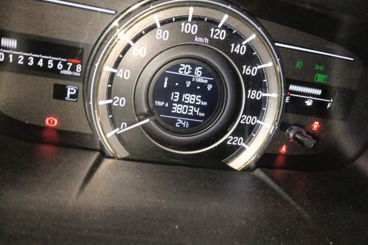 Used Honda Elysion 2016 2.4L Style Edition Odometer Close Up