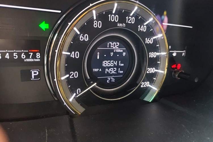 Used Honda Elysion 2016 2.4L Style Edition Odometer Close Up