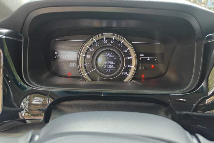 Used Honda Elysion 2016 2.4L Style Edition Odometer Close Up