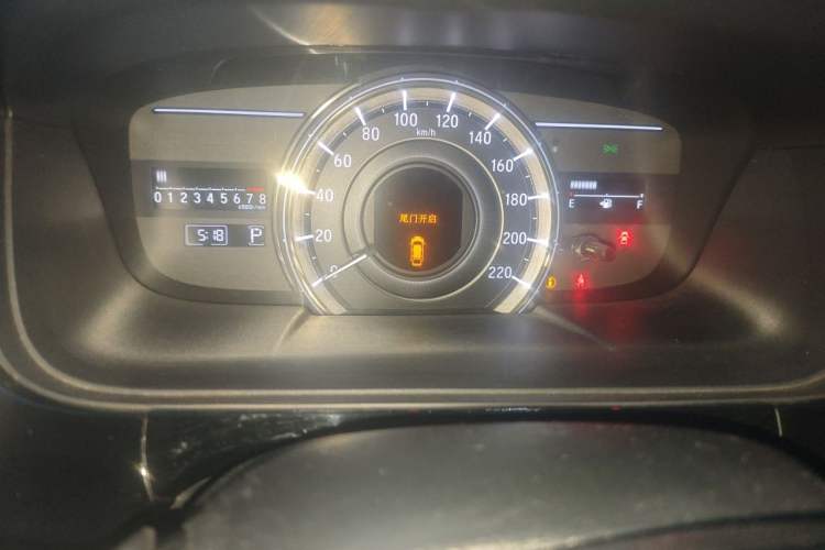 Used Honda Elysion 2016 2.4L Luxury Edition Odometer Close Up
