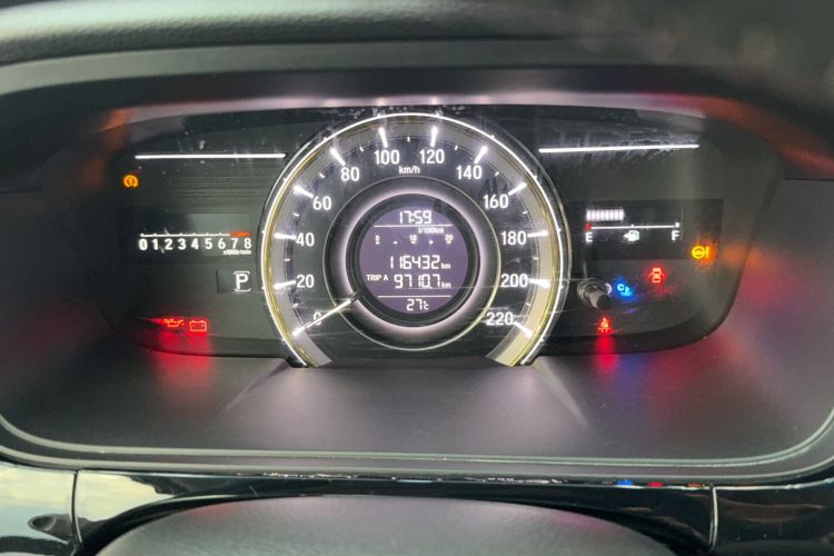 Used Honda Elysion 2016 2.4L Classic Edition Odometer Close Up