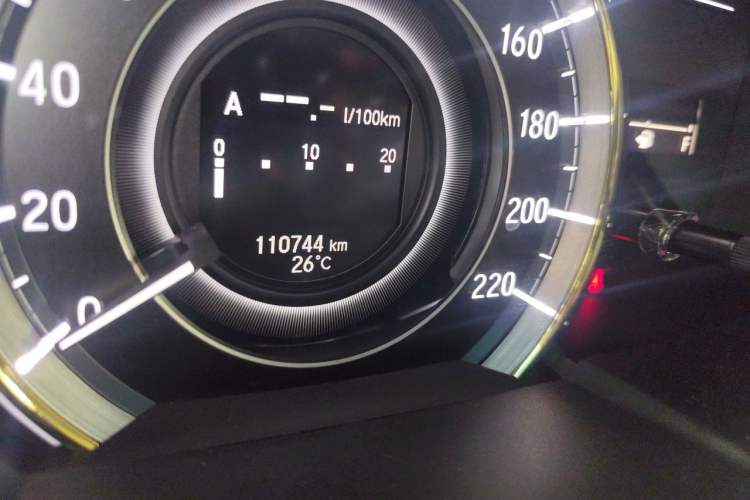 Used Honda Elysion 2016 2.4L Supreme Edition Odometer Close Up