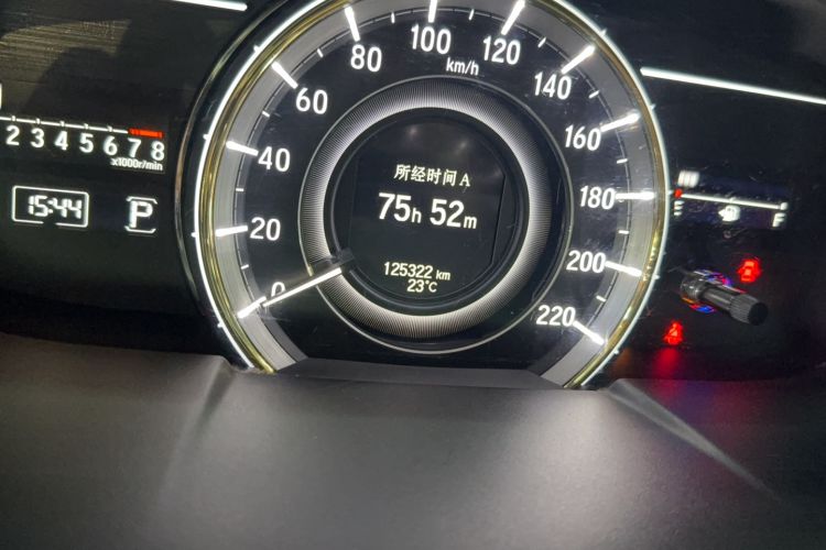 Used Honda Elysion 2016 2.4L Supreme Edition Odometer Close Up