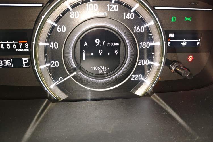 Used Honda Elysion 2016 2.4L Supreme Edition Odometer Close Up