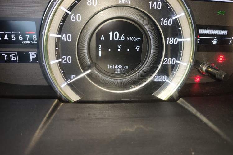 Used Honda Elysion 2016 2.4L Luxury Edition Odometer Close Up