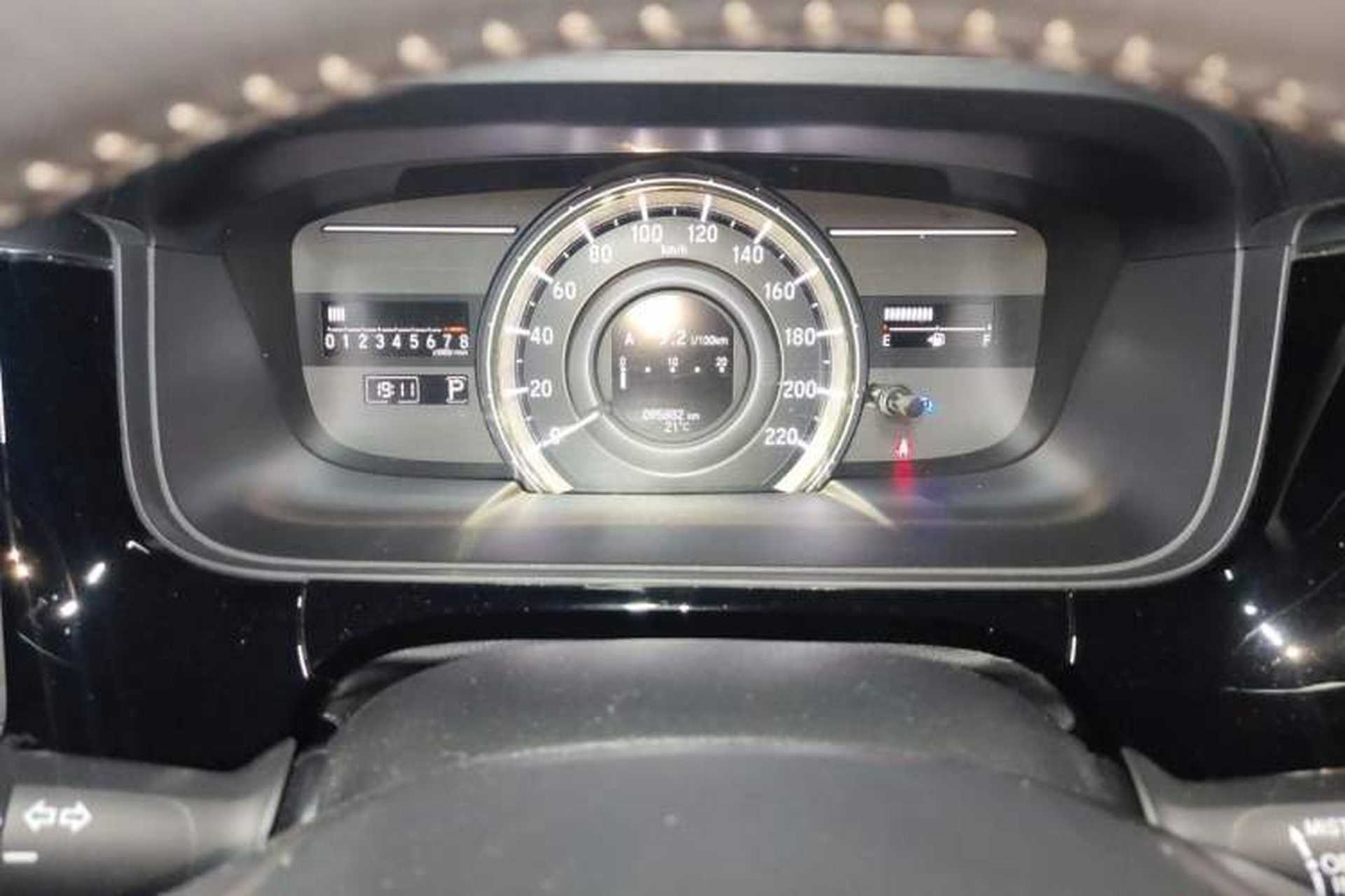 Used Honda Elysion 2016 2.4L Luxury Edition Odometer Close Up