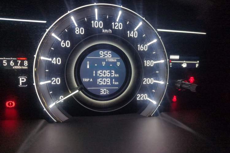 Used Honda Elysion 2016 2.4L Comfort Edition Odometer Close Up