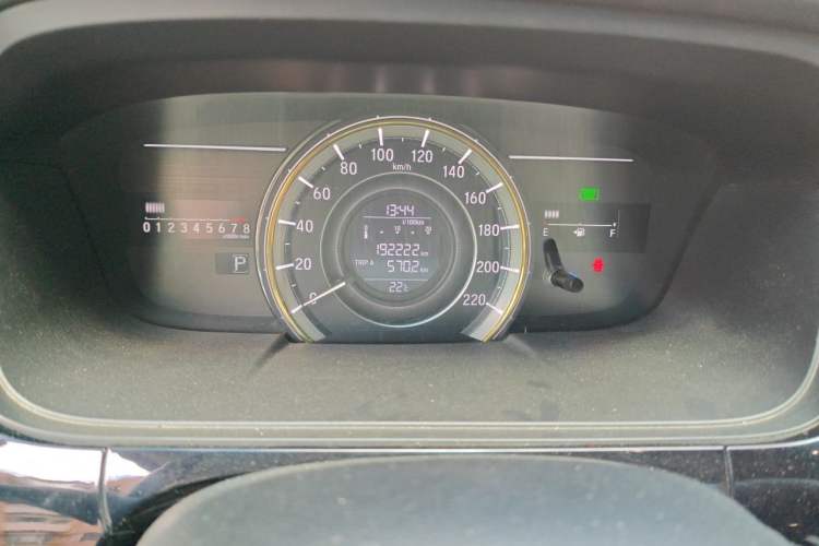Used Honda Elysion 2016 2.4L Style Edition Odometer Close Up