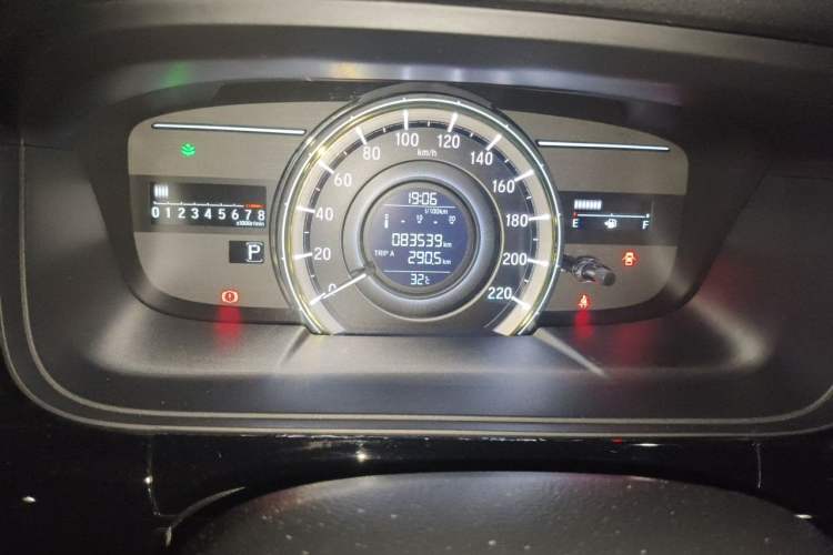 Used Honda Elysion 2016 2.4L Style Edition Odometer Close Up
