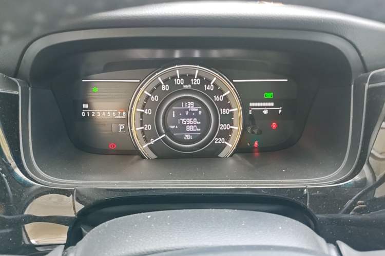Used Honda Elysion 2016 2.4L Style Edition Odometer Close Up