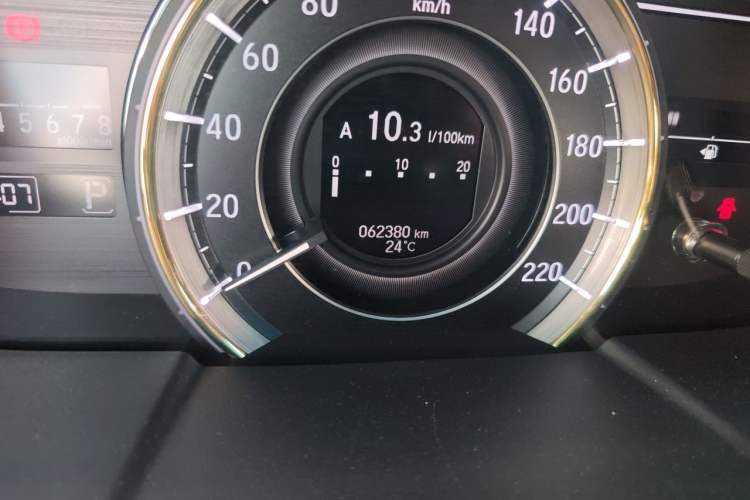 Used Honda Elysion 2016 2.4L Supreme Edition Odometer Close Up