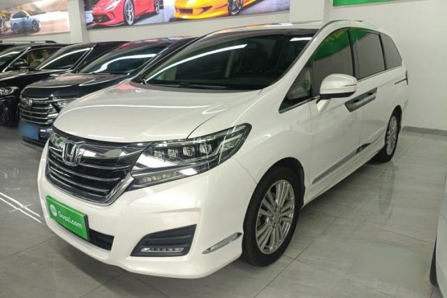 Ojetý Honda Elysion 2016 2.4L Luxury Edition