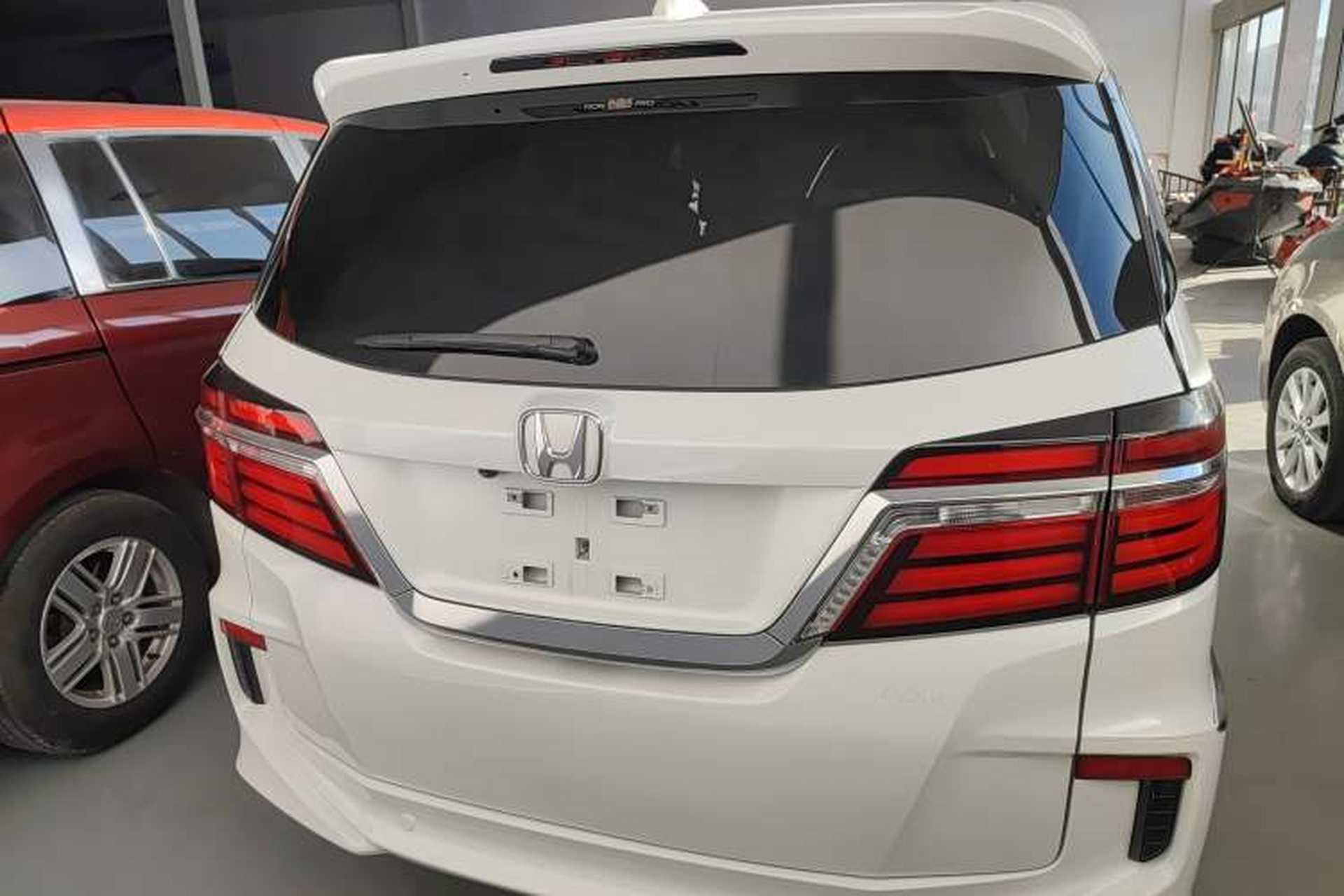Used Honda Elysion 2016 2.4L Style Edition Rear