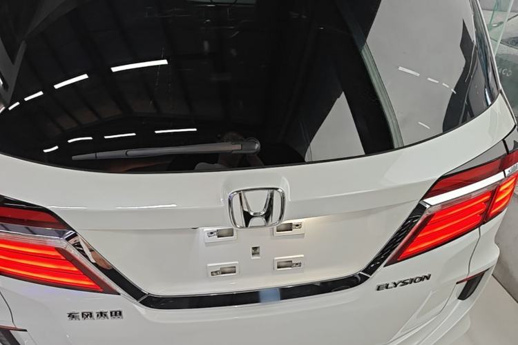Used Honda Elysion 2016 2.4L Style Edition Rear