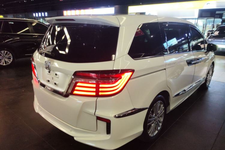 Used Honda Elysion 2016 2.4L Luxury Edition Rear Right 45 Deg